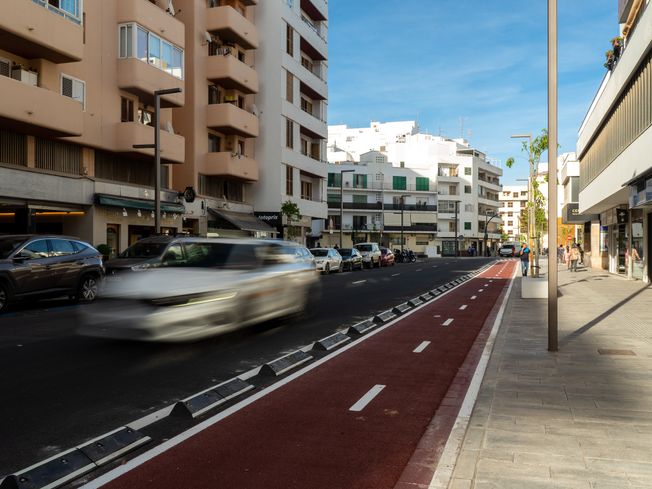 AVENIDA DE ISIDOR MACABICH / EIVISSA