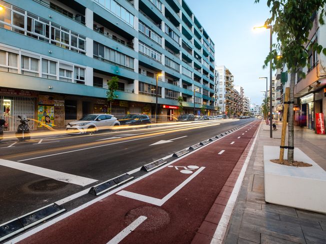 AVENIDA DE ISIDOR MACABICH / EIVISSA